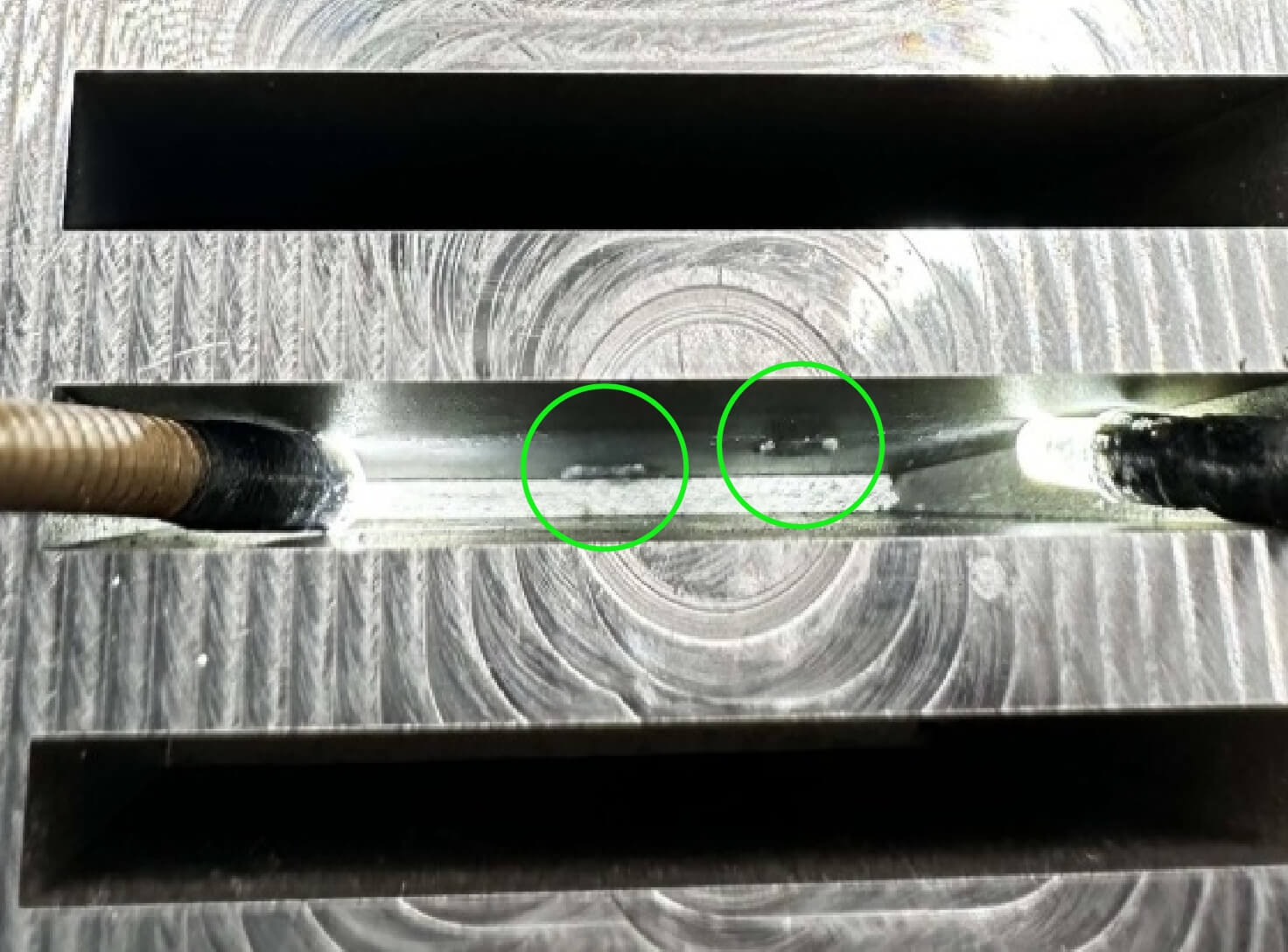 横穴スライドピン内径全周：開先不要